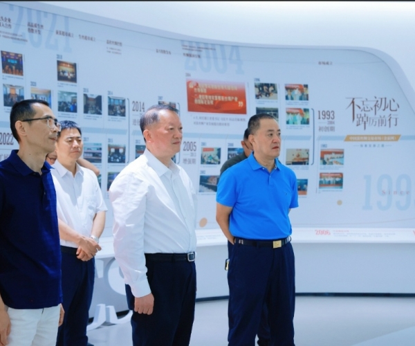 ?陈利众主席带队调研tyc41183太阳成集团丝绸，赋能丝绸经典工业?